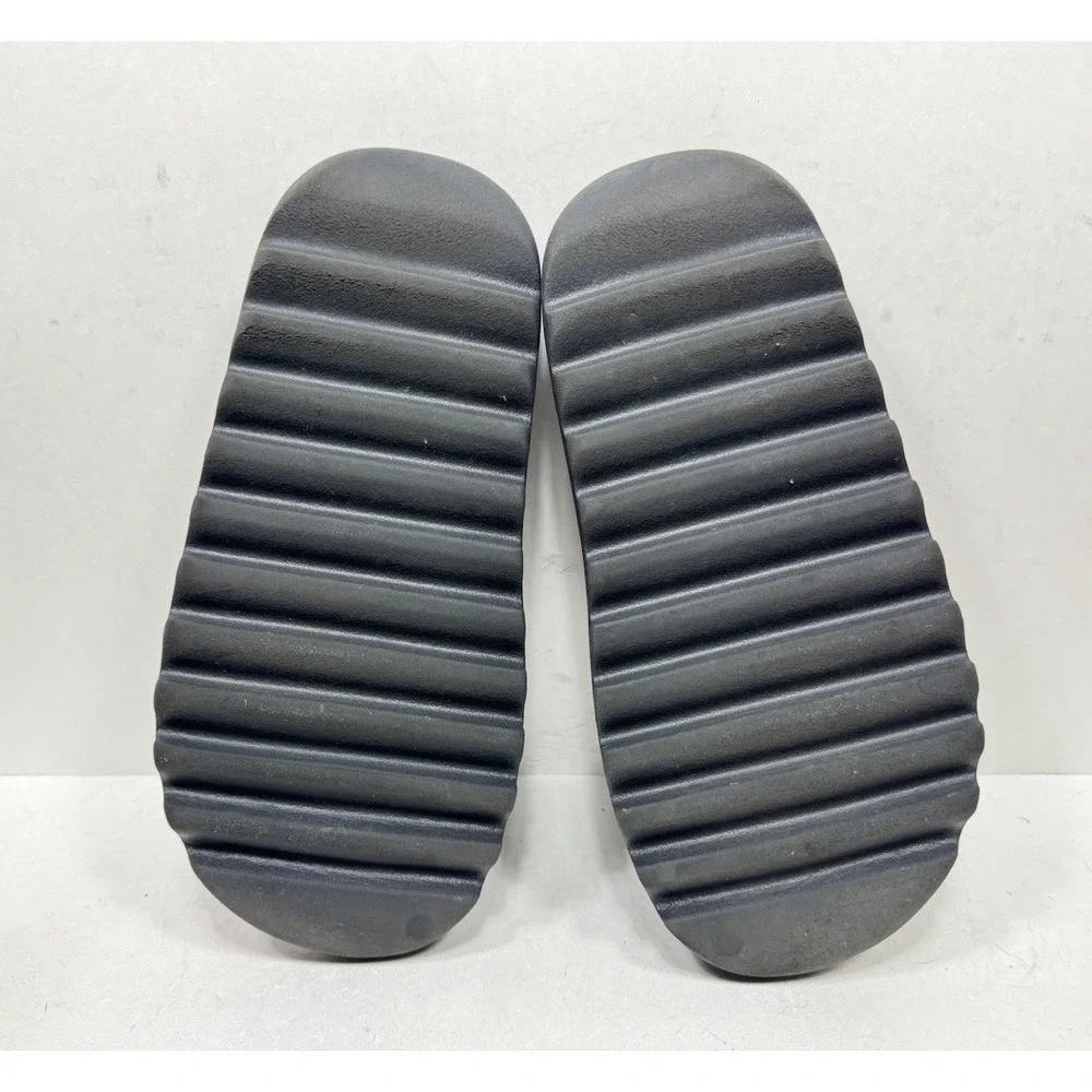 Adidas Yeezy Slides Dark Onyx ID5103 Men's Size 10 Sandals Slip On